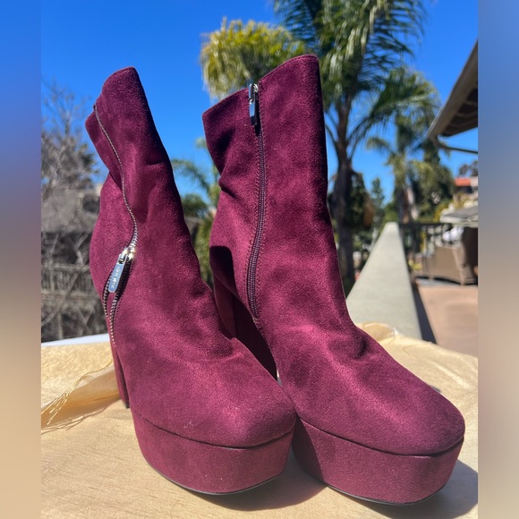 Nine West ankle high- 5” heel boot - Picture 5 of 11